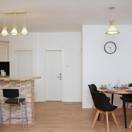 Apartments4You Betti 바트얌 외부 사진