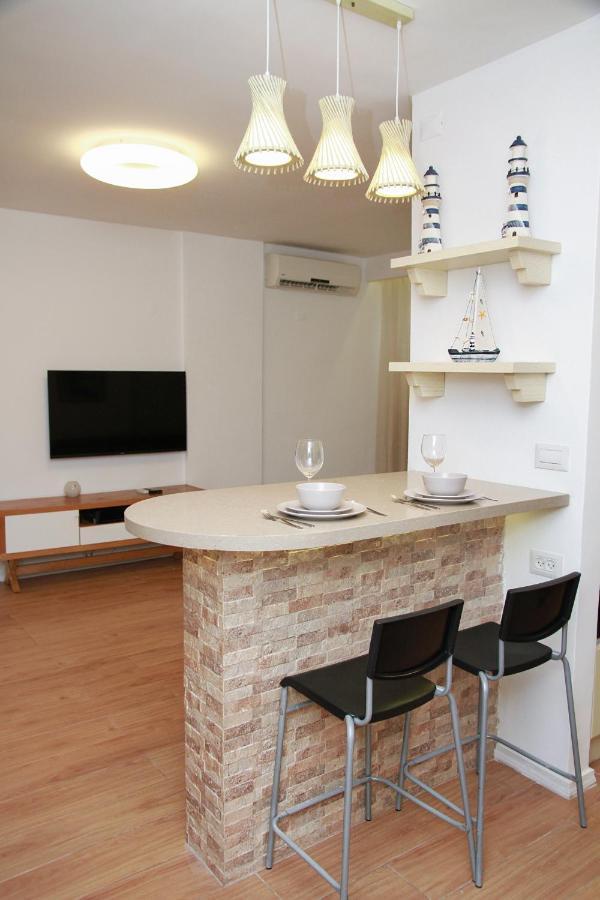 Apartments4You Betti 바트얌 외부 사진