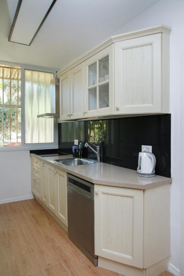 Apartments4You Betti 바트얌 외부 사진