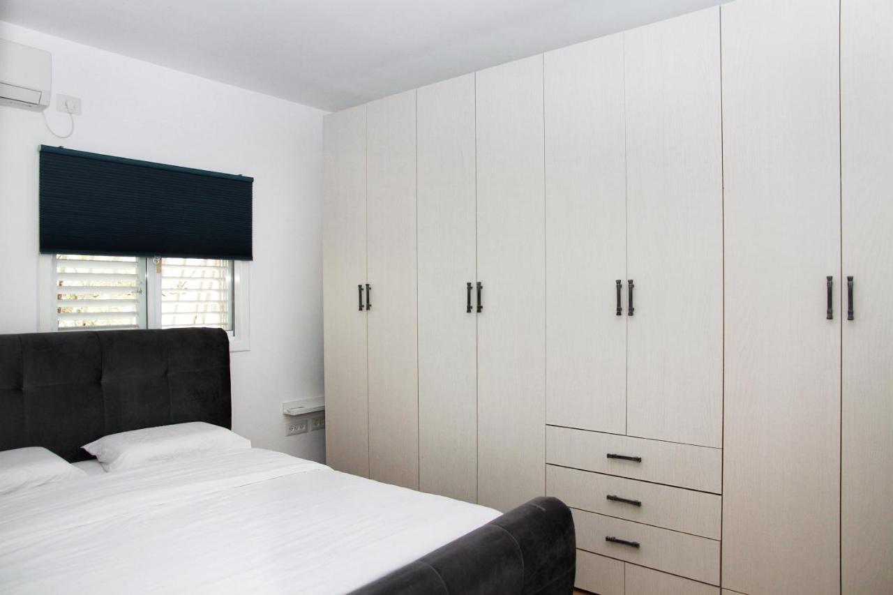 Apartments4You Betti 바트얌 외부 사진